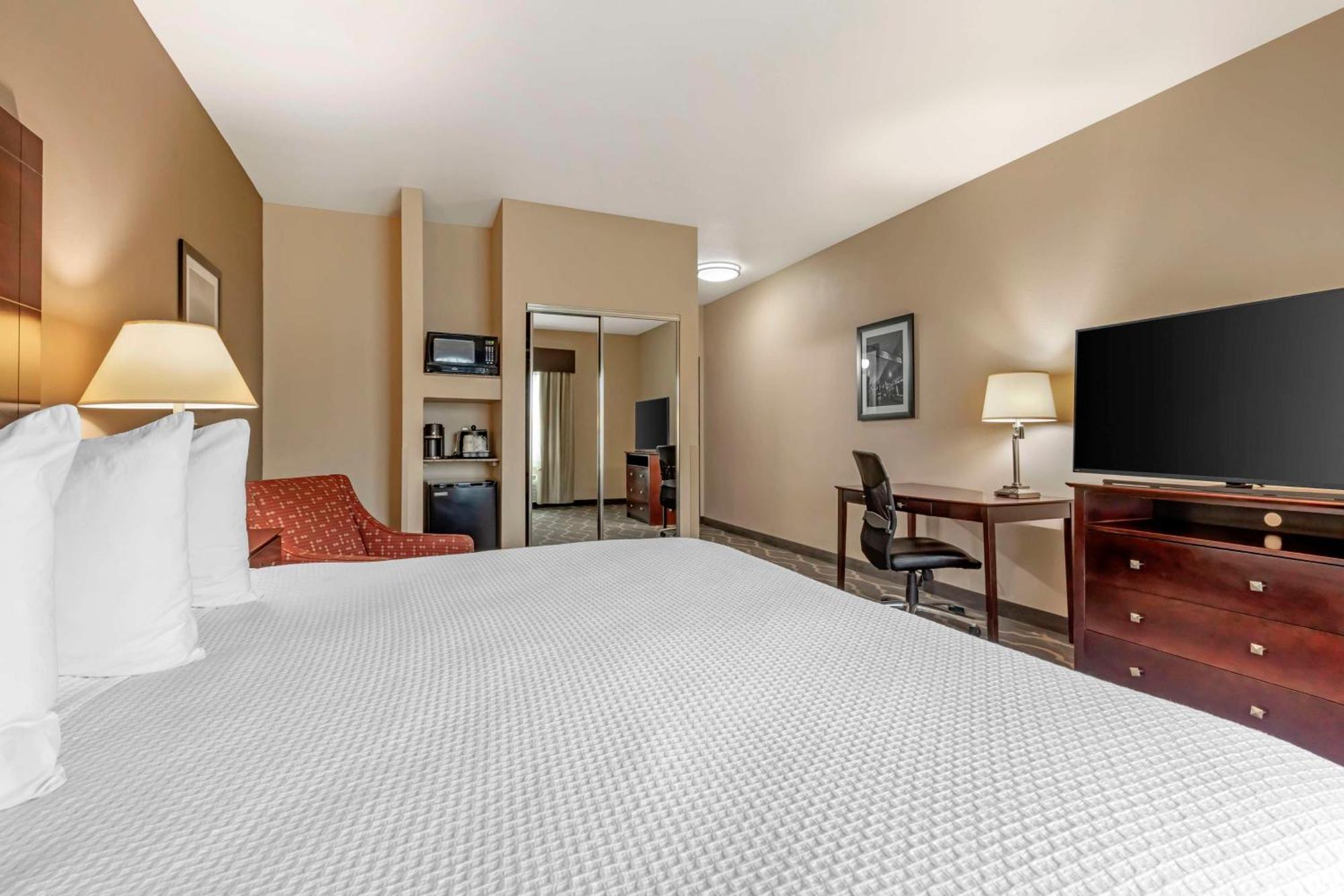 Best Western Plus Burleson Inn & Suites Exterior foto